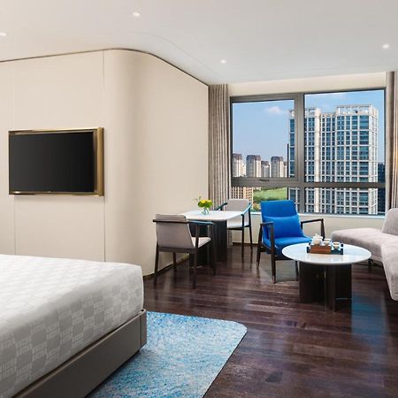 HUALUXE Shanghai Changfeng Park, an IHG Hotel Bagian luar foto