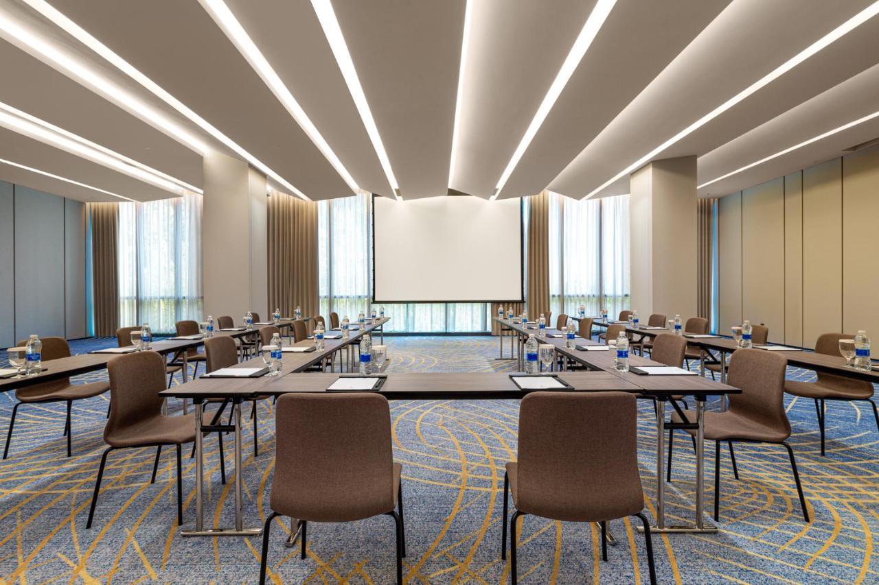 HUALUXE Shanghai Changfeng Park, an IHG Hotel Bagian luar foto