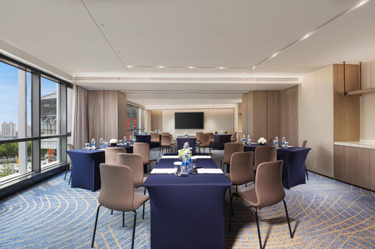 HUALUXE Shanghai Changfeng Park, an IHG Hotel Bagian luar foto